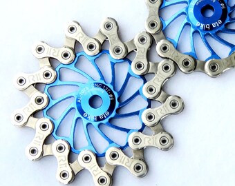 Campagnolo Bike Chain Fidget Spinner, with ceramic bearings for optimal spin. Beautiful, balanced, quiet, from Campy R11 chain, in gift box.