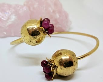 ESHQROCK CRIMSON Pomegranate Ruby Beads Cuff Bracelet 22K Gold Brass Plated