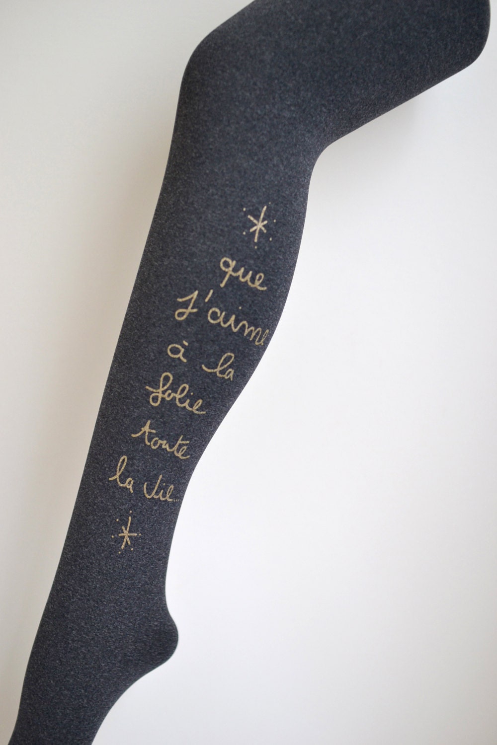 Collant opaque 80D très épais imprimé à la main "...que J'aime à la folie" sérigraphie artisanale en peinture dorée, Taille Unique