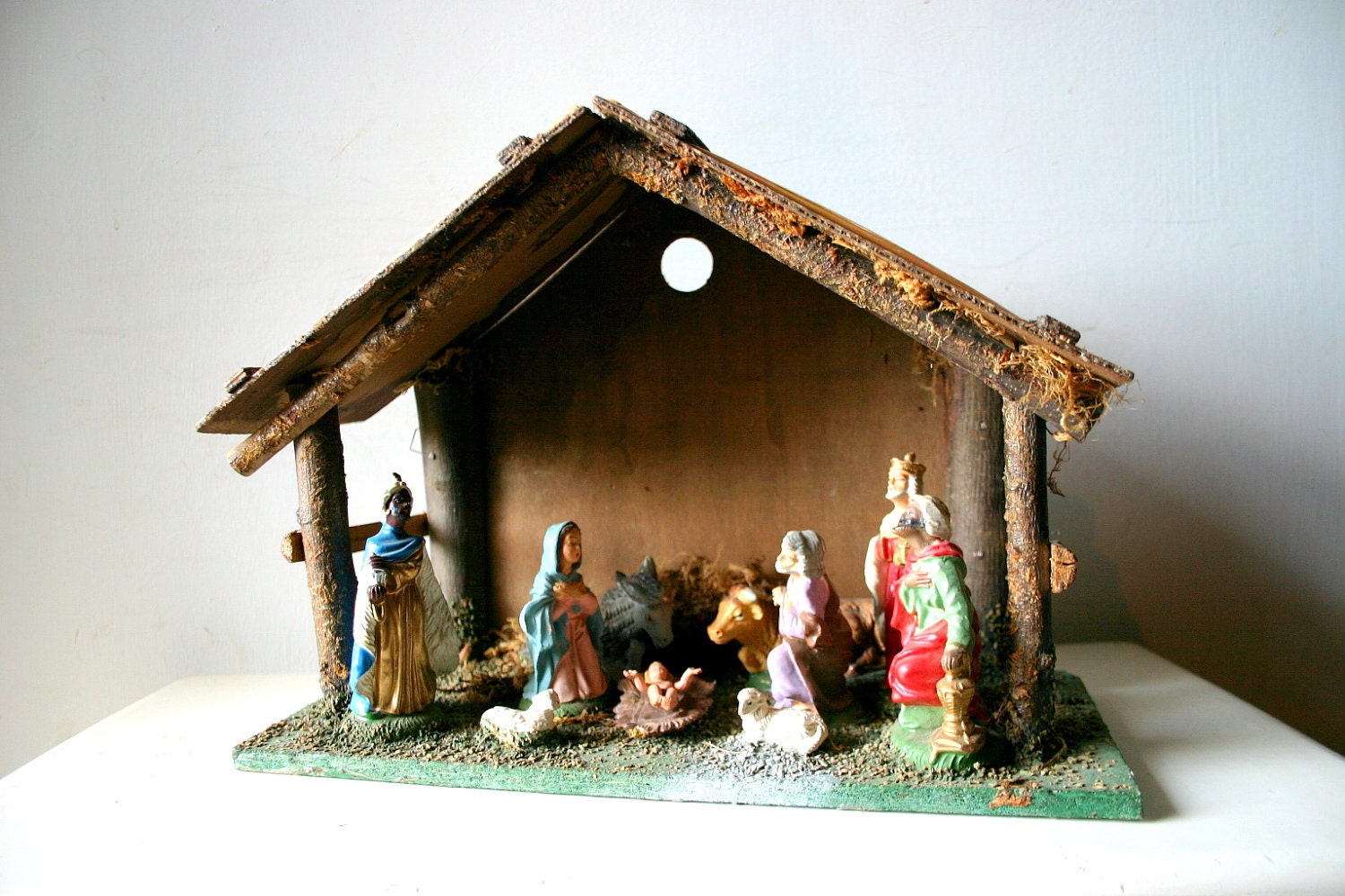 Vintage Nativity set - this is the type of nativity we had under.
