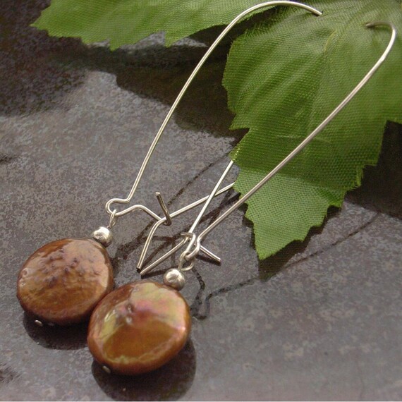 Freshwater pearl coin earrings sterling von BlueForestJewellery
