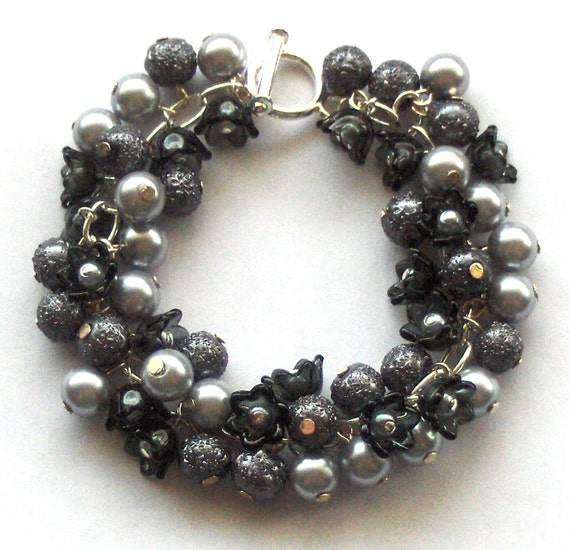 Silver Grey Glass Pearl Bracelet by beadingshaz on Etsy