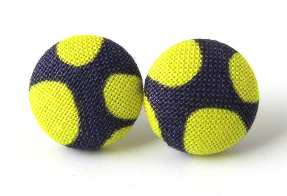 Stud earrings button funky dark purple yellow von KooKooCraft