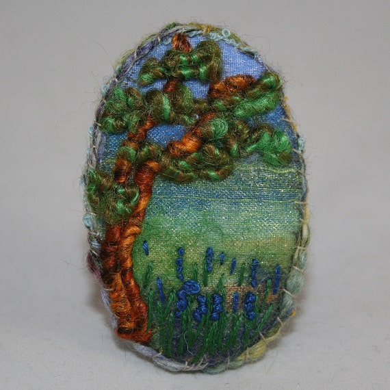 Embroidered  Brooch  Bluebells von Lynwoodcrafts auf Etsy